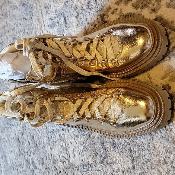 Boots - Picture 5 of 8